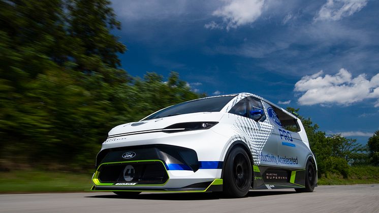 2022_FORD_E-TRANSIT_SUPERVAN_46