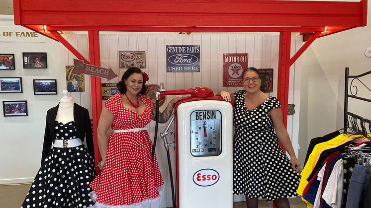 Det var bättre förr! Det tar GLINDER fasta på och slår upp portarna till sin 50 tals butik i Mjölby! Här berättar vi historien och visar upp det härliga 1950 talet