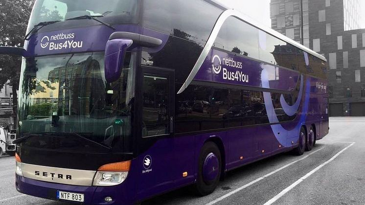Nettbuss Bus4You stärker reseutbudet i hektisk julperiod – ger extra skjuts för insamlingen av julmatkassar till behövande barn