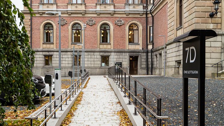 Uppsala universitetshus, tillgänglig entré. Foto: Anders Fredriksén.