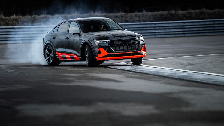 Audi e-tron Sportback S i design camouflage