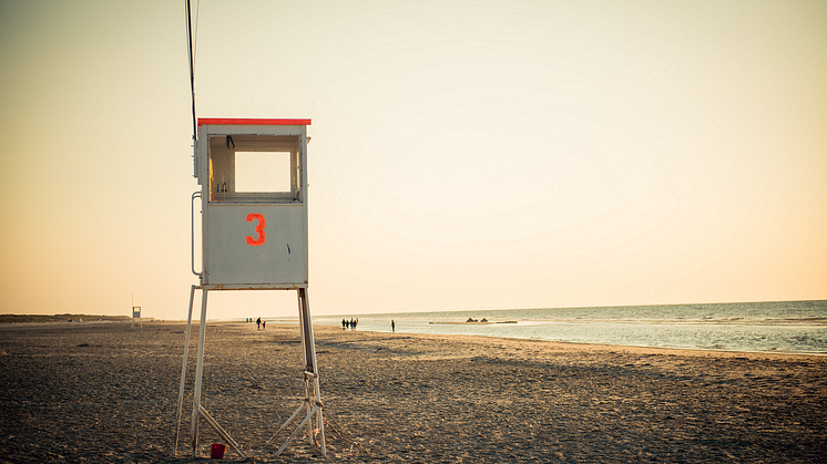 Juist_Rettungsturm_am_Strand_1