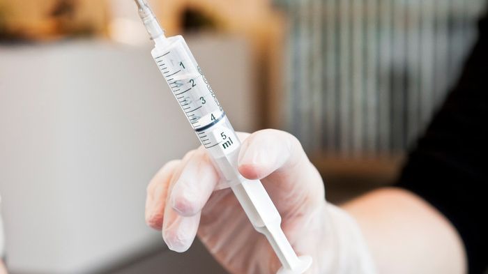 – Nu är vi igång i Kungsbacka! Vi är väldigt glada över att kunna starta vaccineringen idag, säger Eva Apelvi, biträdande förvaltningschef på Vård & Omsorg.