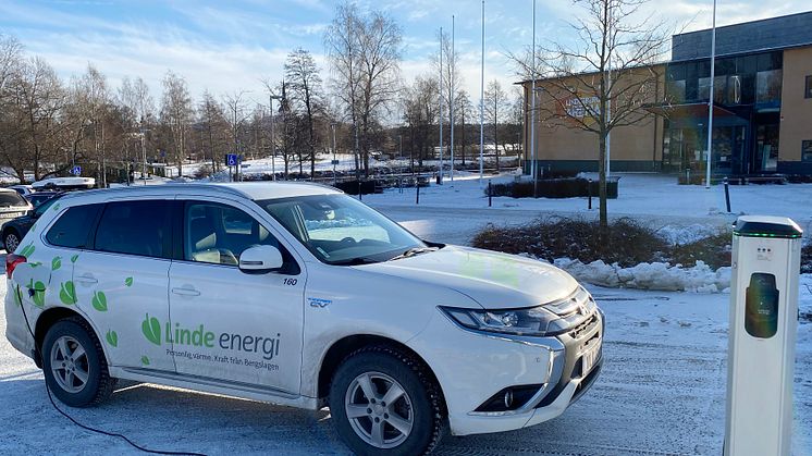 Mitsubishi utanför Arenan i januari.jpg