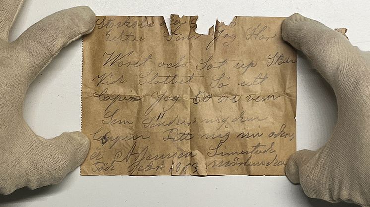 Hälsning från 1890-talet funnen i tidskapsel på Stockholms slott. 