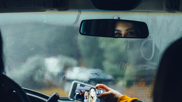 DA Direkt: Unterschätzte Gefahr - Ablenkung im Straßenverkehr_Social Media
