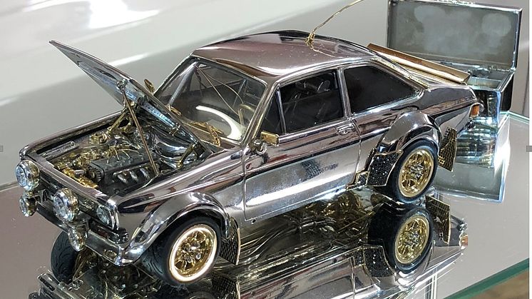 Ford Escort af guld og diamanter