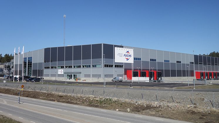 Nu er vi begyndt at flytte ind i vores nye smøreoliefabrik