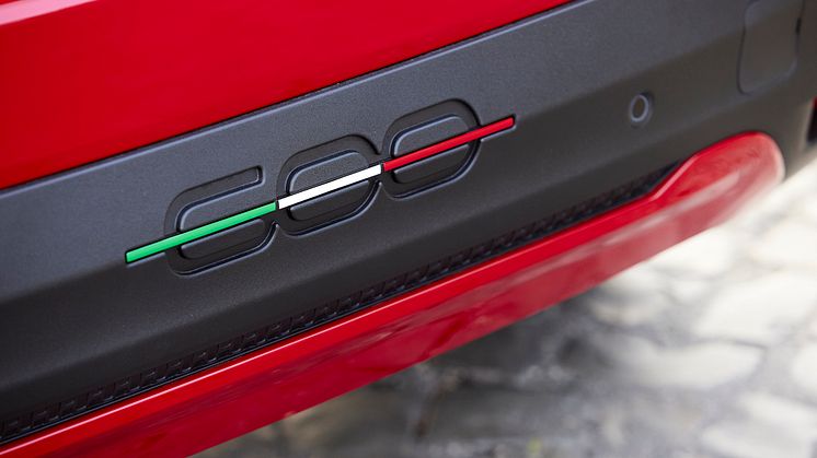 Fiat 600e RED (8)