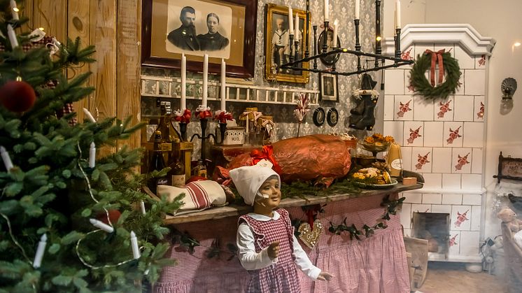 Ett av Säters julskyltade fönster i adventstid 2018.