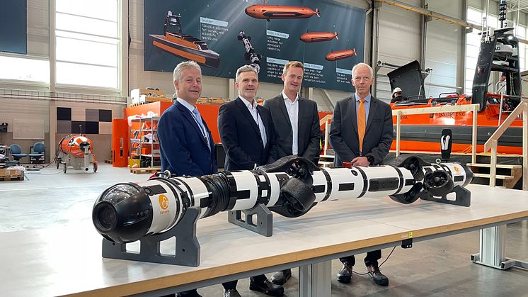 Argeo has signed the first commercial contract for Eelume’s snake robot technology. From left: Atle Gran, Kongsberg Maritime; Trond Crantz, Argeo; Thomas Nygaard, Kongsberg Maritime; Morten Bjerkholt, Eelume
