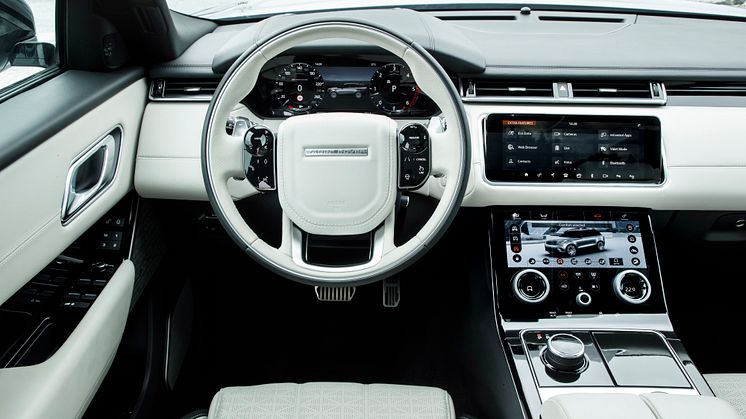 RR Velar Indus Silver_082