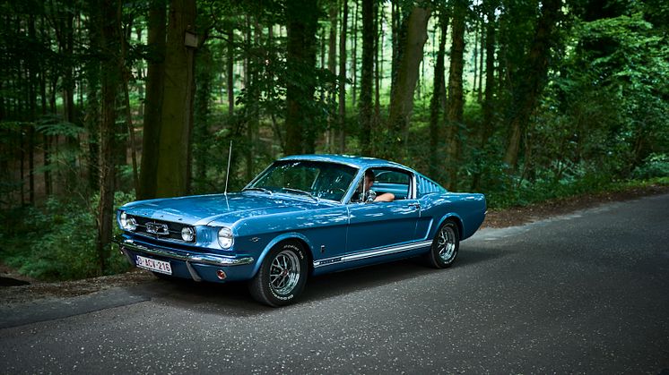 FORD_2017_Mustang_Watch_13