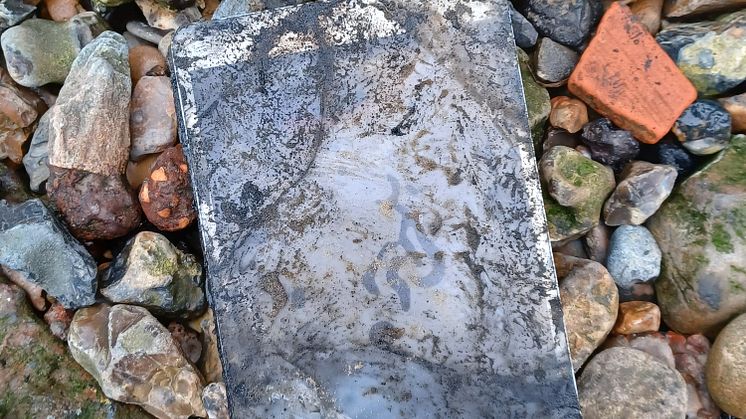 IPad recovered from Thames 2.jpg
