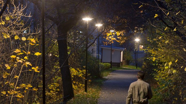 Control of outdoor lighting halves energy consumption
