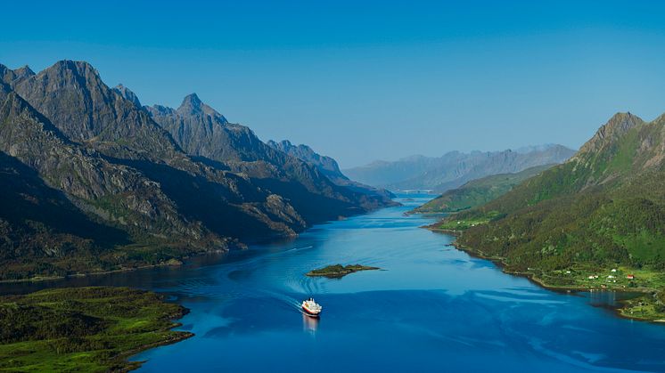 Hurtigruten får nye eiere: Investerer mer enn 360 millioner euro i virksomheten