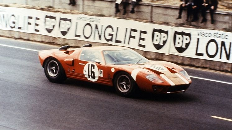 A Ford a vadonatúj Ford GT-vel tér vissza Le Mans-ba, méghozzá 2016-ban, az 1966-os diadal 50. évfordulóján