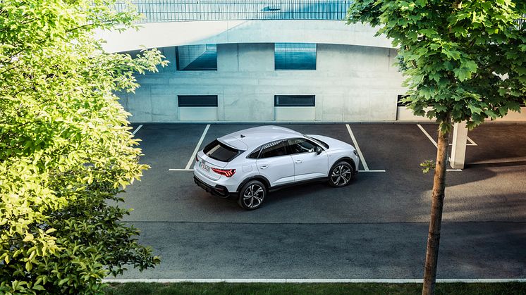 Audi Q3 Sportback 45 TFSI e (Gletsjerhvid)