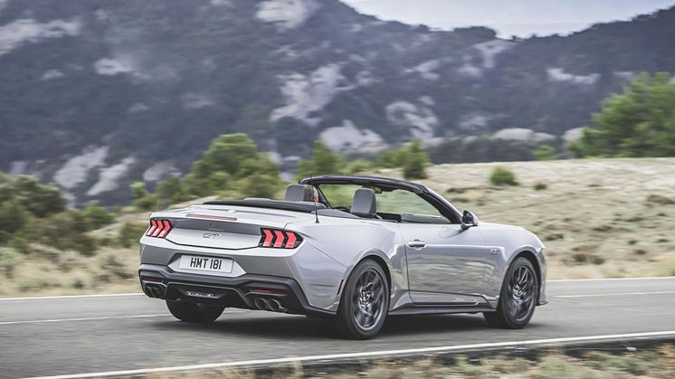 2024 FORD MUSTANG CONVERTIBLE (18)