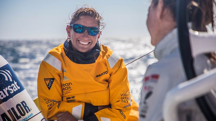 International yachting hero Dee Caffari signs a sporting partnership with Bluewater