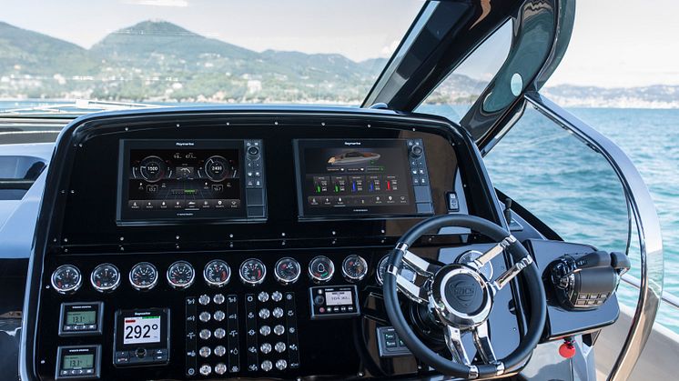 Raymarine Yachtsense (SACS Rebel 47 for illustrative purposes)