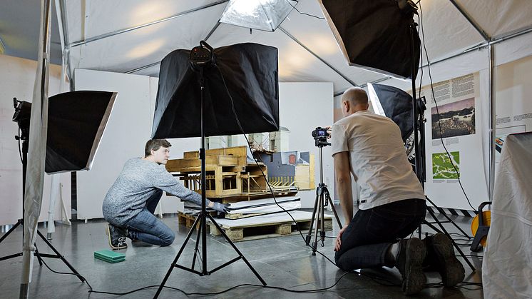 Tekniska museets skatter scannas och fotograferas. Foto: Anna Gerdén