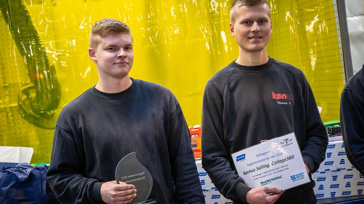 Axel Lundorff (t.v) og Rasmus Salling - vindere af  regionsmesterskabet for Smede i 2018 (fotograf: Ulrik Burhøj Jepsen)