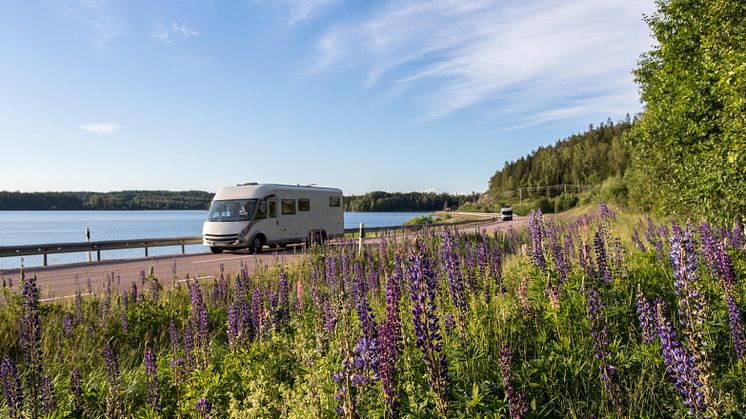 Rekordstor ökning av de svenska gästnätterna på Sveriges campingplatser 2021