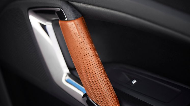 Peugeot 308 R HYbrid – ren körglädje i kompakt format