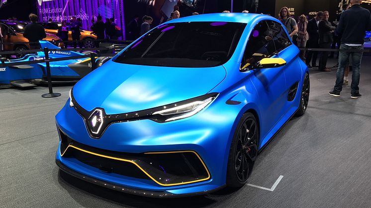 Renault Zoe blev også lavet som en konceptbil - en hidsig sportsvogn med navnet - eSport Concept.  Her er bilen på Geneve Motorshow i foråret 2017