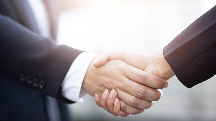 Das Pharmaunternehmen HERMES ARZNEIMITTEL erwirbt zum 1. Oktober 2019 das deutsche OTC-Sortiment von KrewelMeuselbach. Dazu zählen bekannte Marken wie Aspecton und Ginkgo-Maren.