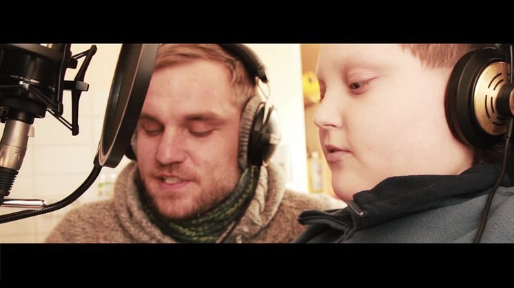 Geschwisterbegleitung im Kinderhospiz Bärenherz: Kinder begeistern sich für Hip-Hop-Projekt & Rage Room