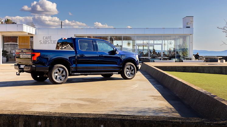 Ford F-150 Lightning Antimatter Blue Metallic 2023 (18)