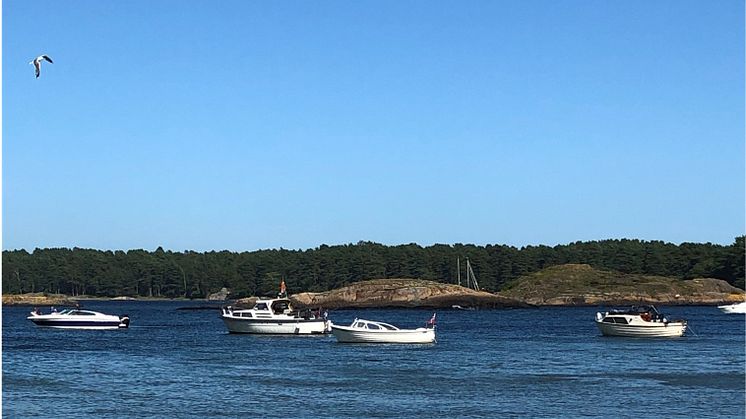 Godværsdag. På fine sommerdager kan det være tett mellom båtene, men slike var det få av i årets fellesferie. FOTO: Gjensidige