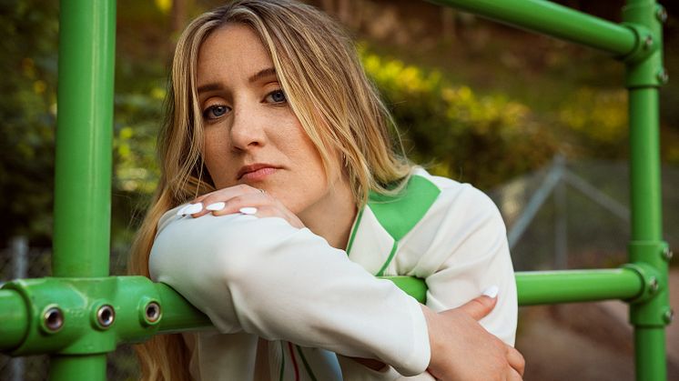Myra Granberg släpper nakna & sårbara  singeln ”Liten&Lost” från sitt kommande debutalbum