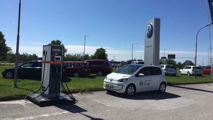 CLEVERs snabbladdningsstation på plats vid BilCity i Visby.