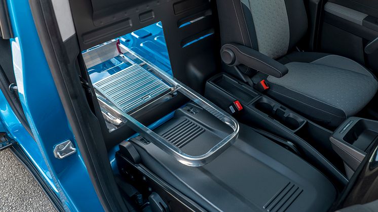 2023 FORD E-TRANSIT COURIER (4)