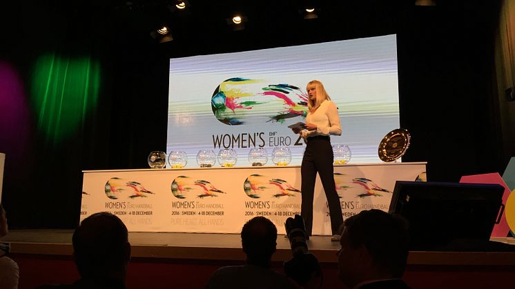 Carolina Klüft var värd för lottningen på Lisebergsteatern.