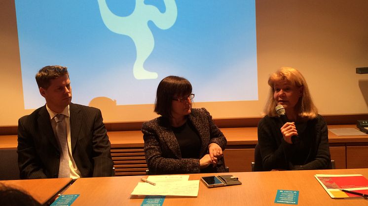 Yksi elämä -järjestöjen Mika Koskinen,  Pirjo Ilanne-Parikka  ja  Marjaana Lahti-Koski puhuivat rahasta.
