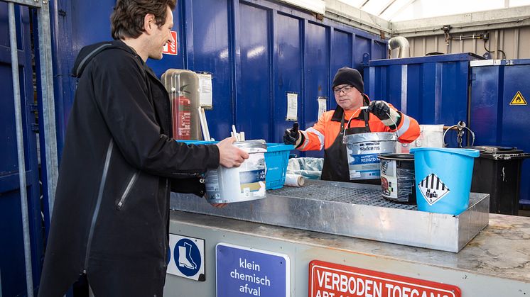Waarom je vanaf nu voortaan je oude verfblikken inlevert