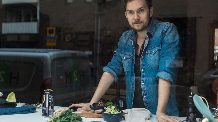 Matbloggaren och kokboksförfattaren Gustav "Jävligt Gott" Johansson 