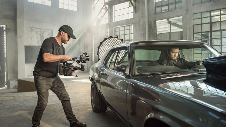 Ronin 4D - Action (car exterior 1)