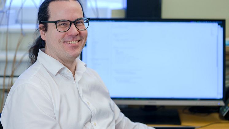 Johan Henriksson menar att tekniken för att analysera arvsmassa från enskilda celler (ATAC-seq) behöver omvärderas. Foto: Mattias Pettersson