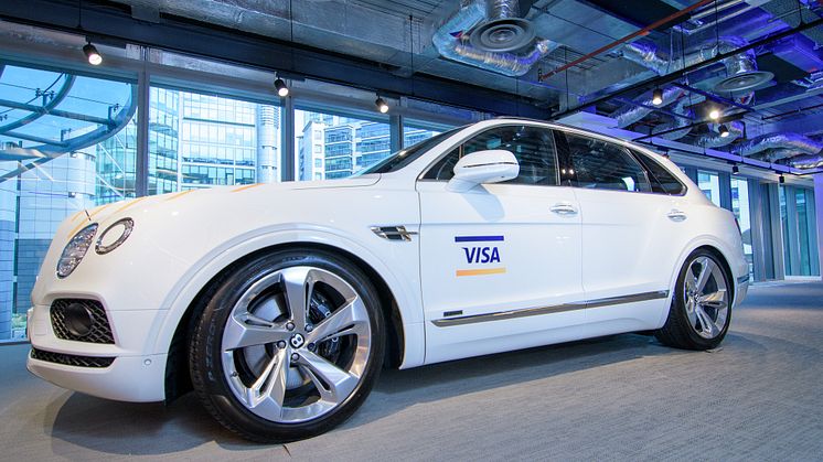 Visa presenta un programa para mejorar la experiencia de viaje en avión, tren y coche
