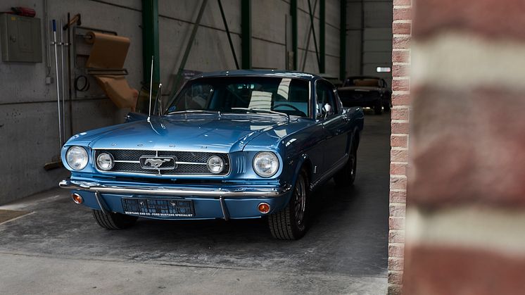 FORD_2017_Mustang_Watch_10