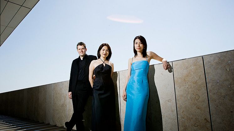Världsledande pianotrio skapar konst i Landskrona