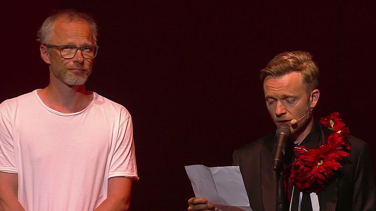 Årets Instruktør 2018: Tue Biering, ’Rocky!’, Husets Teater – ’Silent Zone’, CPH Opera Festival – ’Aftenlandet’, Aalborg Teater – ’Misundelse’, Republique og ’Landet uden drømme’, Eventministeriet, Det Kongelige Teater.