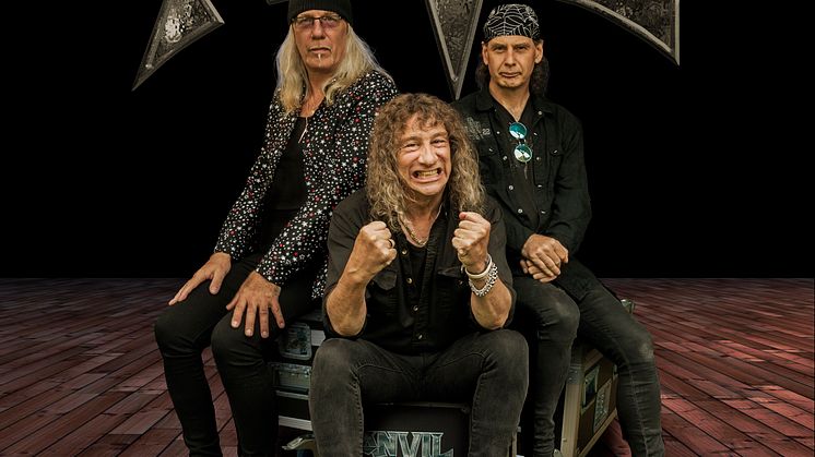 ANVIL_PIC09.jpg