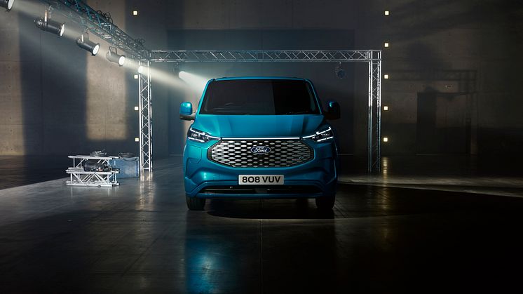 Ford E-Transit Custom 2022 (11)