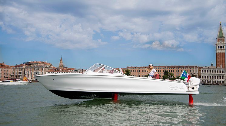 Candela C-7_30
